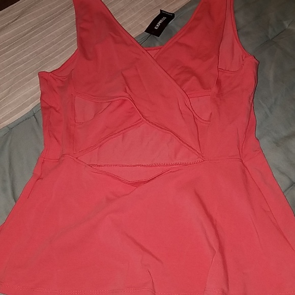 Brand new Express coral peplum top - Picture 2 of 4
